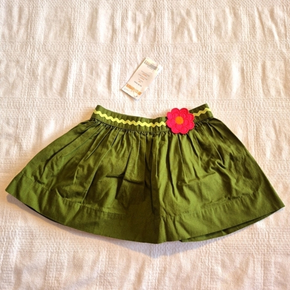 Gymboree girls size 12-18 months green skirt with appliqued flower NWT